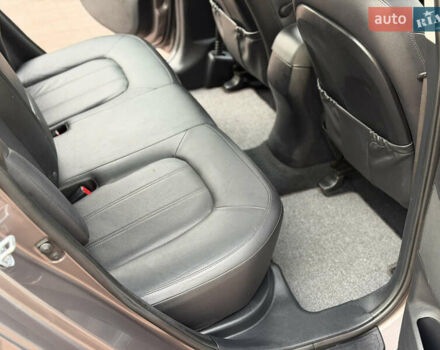 Коричневий Хендай іх35, об'ємом двигуна 2 л та пробігом 230 тис. км за 15300 $, фото 25 на Automoto.ua