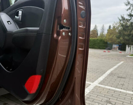 Коричневий Хендай іх35, об'ємом двигуна 2 л та пробігом 211 тис. км за 17400 $, фото 62 на Automoto.ua