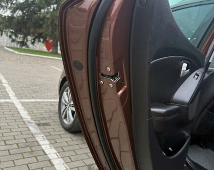 Коричневий Хендай іх35, об'ємом двигуна 2 л та пробігом 211 тис. км за 17400 $, фото 82 на Automoto.ua