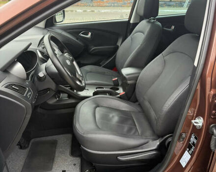 Коричневий Хендай іх35, об'ємом двигуна 2 л та пробігом 211 тис. км за 17400 $, фото 3 на Automoto.ua