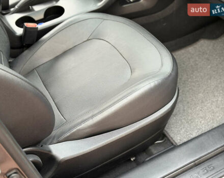 Коричневий Хендай іх35, об'ємом двигуна 2 л та пробігом 230 тис. км за 15300 $, фото 21 на Automoto.ua