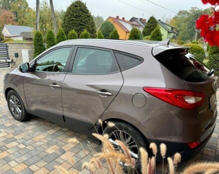 Коричневый Хендай их35, объемом двигателя 1.6 л и пробегом 144 тыс. км за 8800 $, фото 3 на Automoto.ua