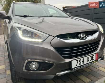 Коричневый Хендай их35, объемом двигателя 2 л и пробегом 223 тыс. км за 14500 $, фото 4 на Automoto.ua