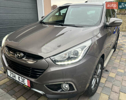 Коричневый Хендай их35, объемом двигателя 2 л и пробегом 223 тыс. км за 14500 $, фото 2 на Automoto.ua