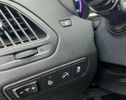 Коричневый Хендай их35, объемом двигателя 2 л и пробегом 223 тыс. км за 14500 $, фото 48 на Automoto.ua