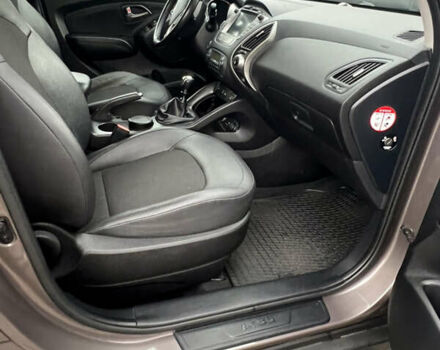 Коричневый Хендай их35, объемом двигателя 2 л и пробегом 223 тыс. км за 14500 $, фото 30 на Automoto.ua