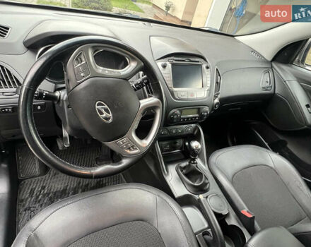 Коричневый Хендай их35, объемом двигателя 2 л и пробегом 223 тыс. км за 14500 $, фото 58 на Automoto.ua