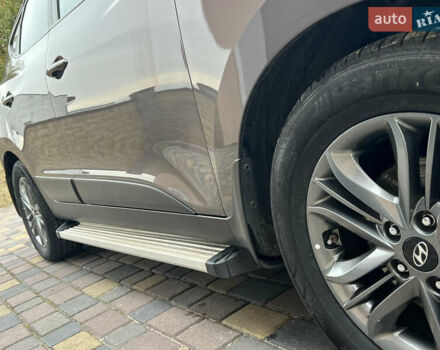 Коричневый Хендай их35, объемом двигателя 2 л и пробегом 223 тыс. км за 14500 $, фото 43 на Automoto.ua