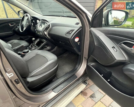 Коричневый Хендай их35, объемом двигателя 2 л и пробегом 223 тыс. км за 14500 $, фото 29 на Automoto.ua