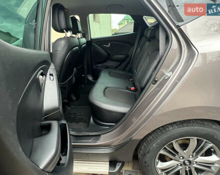 Коричневый Хендай их35, объемом двигателя 2 л и пробегом 223 тыс. км за 14500 $, фото 51 на Automoto.ua