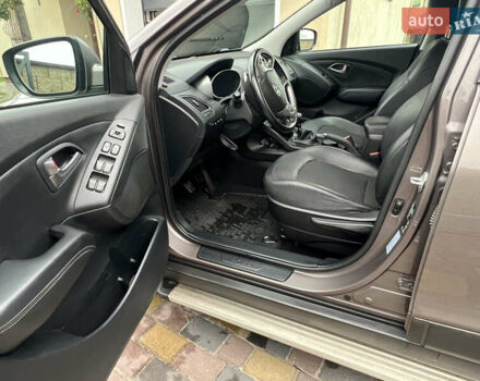 Коричневый Хендай их35, объемом двигателя 2 л и пробегом 223 тыс. км за 14500 $, фото 59 на Automoto.ua