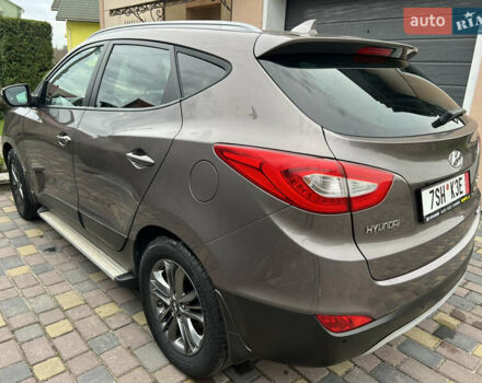 Коричневый Хендай их35, объемом двигателя 2 л и пробегом 223 тыс. км за 14500 $, фото 6 на Automoto.ua