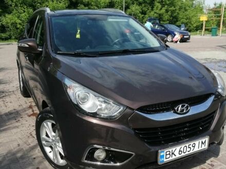 Хендай их35 2010 в Ровно на Automoto.ua Коричневый Хендай их35, объемом двигателя 2 л и пробегом 375 тыс. км за 8900 $, фото 1 на Automoto.ua