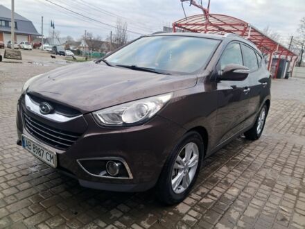 Коричневый Хендай их35, объемом двигателя 1.7 л и пробегом 309 тыс. км за 11500 $, фото 1 на Automoto.ua