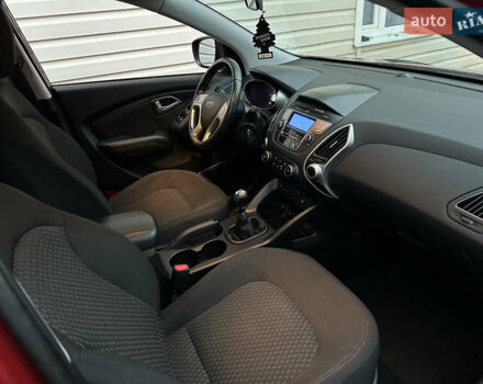 Червоний Хендай іх35, об'ємом двигуна 1.7 л та пробігом 240 тис. км за 10700 $, фото 30 на Automoto.ua