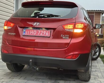 Красный Хендай их35, объемом двигателя 0 л и пробегом 240 тыс. км за 10700 $, фото 5 на Automoto.ua