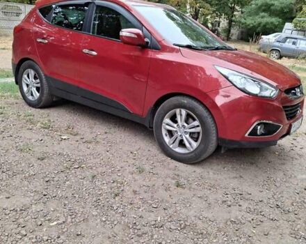 Красный Хендай их35, объемом двигателя 2 л и пробегом 100 тыс. км за 12000 $, фото 7 на Automoto.ua