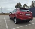 Красный Хендай их35, объемом двигателя 2 л и пробегом 238 тыс. км за 10200 $, фото 4 на Automoto.ua