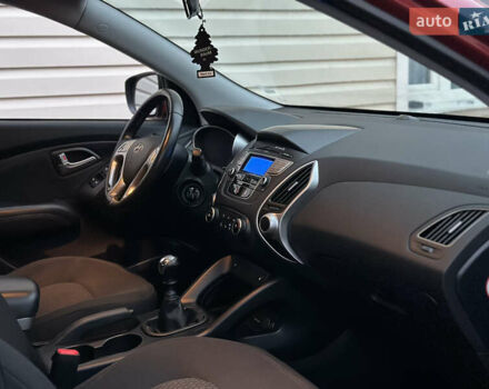 Червоний Хендай іх35, об'ємом двигуна 1.7 л та пробігом 240 тис. км за 10700 $, фото 31 на Automoto.ua