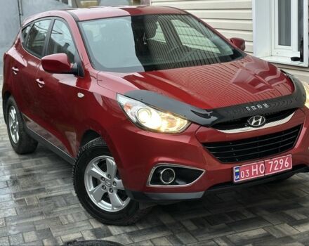 Красный Хендай их35, объемом двигателя 0 л и пробегом 240 тыс. км за 10700 $, фото 2 на Automoto.ua