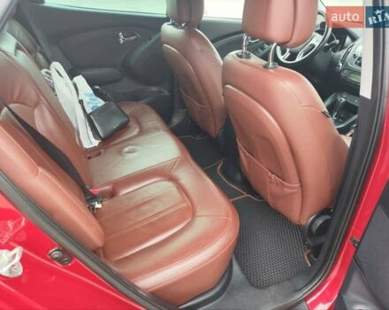 Красный Хендай их35, объемом двигателя 2 л и пробегом 238 тыс. км за 10800 $, фото 14 на Automoto.ua