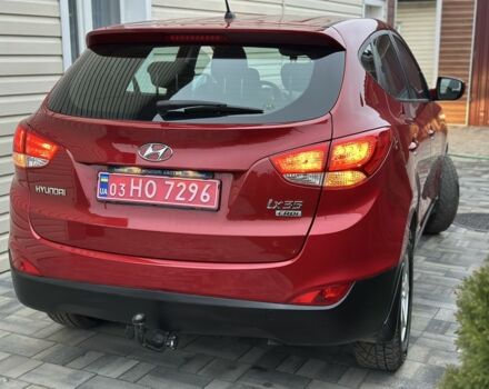 Красный Хендай их35, объемом двигателя 0 л и пробегом 240 тыс. км за 10700 $, фото 7 на Automoto.ua