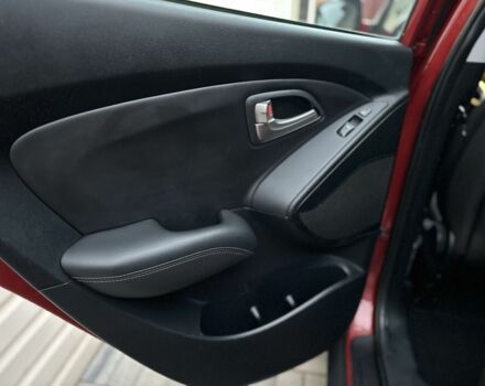 Красный Хендай их35, объемом двигателя 0 л и пробегом 240 тыс. км за 10700 $, фото 12 на Automoto.ua