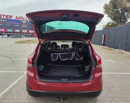 Красный Хендай их35, объемом двигателя 2 л и пробегом 238 тыс. км за 10200 $, фото 7 на Automoto.ua