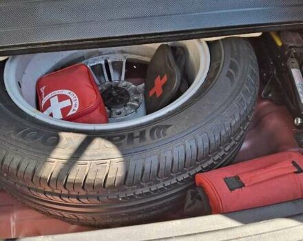 Красный Хендай их35, объемом двигателя 2 л и пробегом 100 тыс. км за 12000 $, фото 12 на Automoto.ua