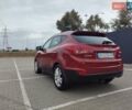 Красный Хендай их35, объемом двигателя 2 л и пробегом 238 тыс. км за 10800 $, фото 9 на Automoto.ua