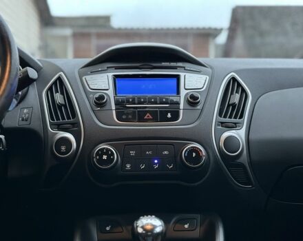 Красный Хендай их35, объемом двигателя 0 л и пробегом 240 тыс. км за 10700 $, фото 15 на Automoto.ua