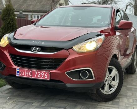 Красный Хендай их35, объемом двигателя 0 л и пробегом 240 тыс. км за 10700 $, фото 1 на Automoto.ua