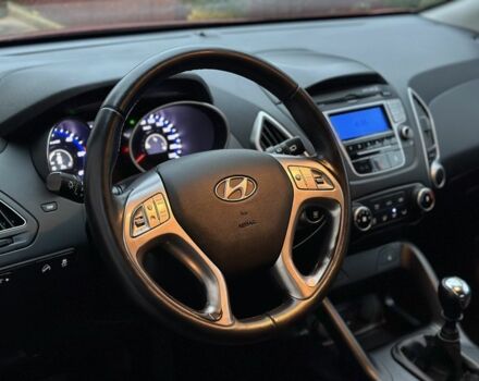 Красный Хендай их35, объемом двигателя 0 л и пробегом 240 тыс. км за 10700 $, фото 20 на Automoto.ua