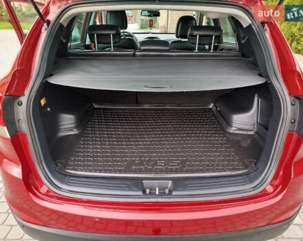 Красный Хендай их35, объемом двигателя 1.7 л и пробегом 170 тыс. км за 10200 $, фото 11 на Automoto.ua