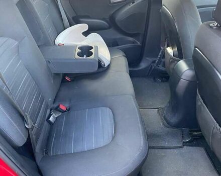 Червоний Хендай іх35, об'ємом двигуна 2 л та пробігом 107 тис. км за 14500 $, фото 7 на Automoto.ua