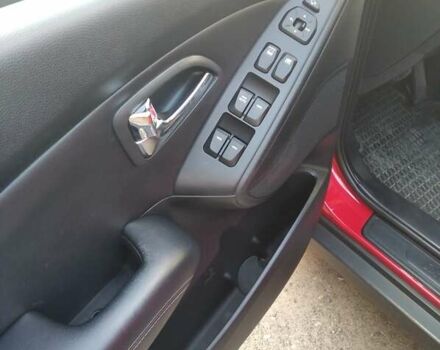 Красный Хендай их35, объемом двигателя 2 л и пробегом 212 тыс. км за 14700 $, фото 13 на Automoto.ua