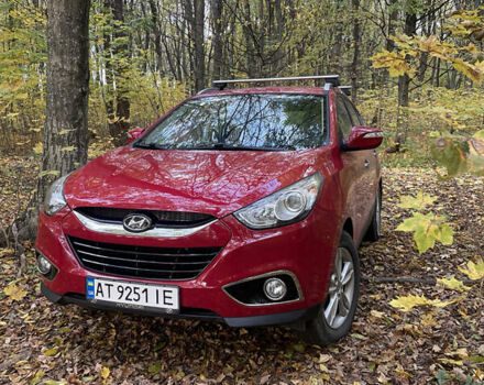 Красный Хендай их35, объемом двигателя 2 л и пробегом 187 тыс. км за 5700 $, фото 21 на Automoto.ua