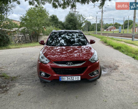 Красный Хендай их35, объемом двигателя 2 л и пробегом 54 тыс. км за 11500 $, фото 1 на Automoto.ua