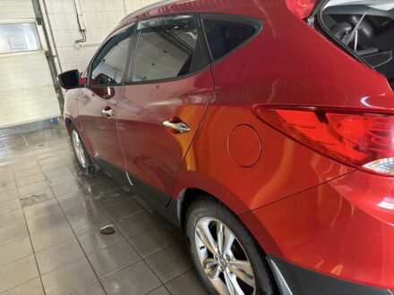 Хендай их35 2010 в Броварах на Automoto.ua Красный Хендай их35, объемом двигателя 2 л и пробегом 240 тыс. км за 10800 $, фото 1 на Automoto.ua