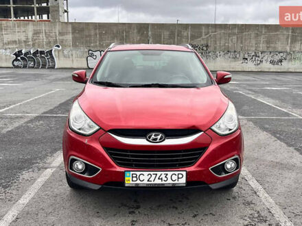 Красный Хендай их35, объемом двигателя 2 л и пробегом 213 тыс. км за 12500 $, фото 1 на Automoto.ua