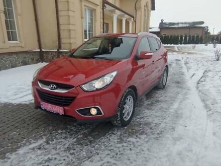 Червоний Хендай іх35, об'ємом двигуна 1.7 л та пробігом 170 тис. км за 9999 $, фото 1 на Automoto.ua
