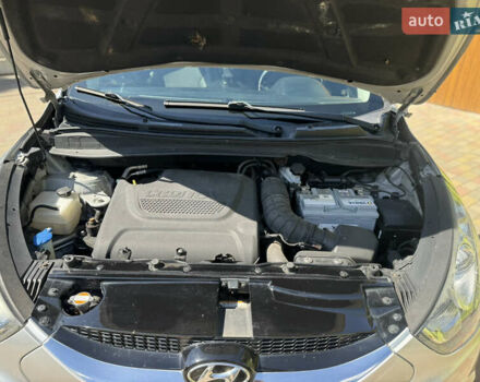 Хендай их35, объемом двигателя 2 л и пробегом 244 тыс. км за 10450 $, фото 13 на Automoto.ua