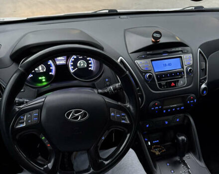 Хендай их35, объемом двигателя 2 л и пробегом 165 тыс. км за 11100 $, фото 11 на Automoto.ua