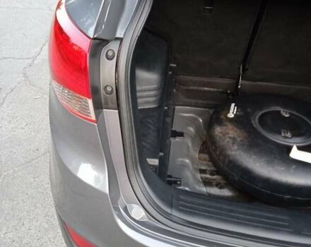 Хендай их35, объемом двигателя 2 л и пробегом 128 тыс. км за 11000 $, фото 14 на Automoto.ua