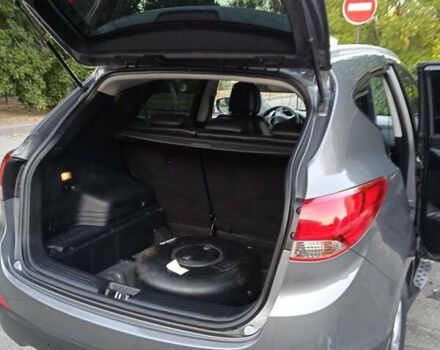 Хендай их35, объемом двигателя 2 л и пробегом 128 тыс. км за 11000 $, фото 13 на Automoto.ua