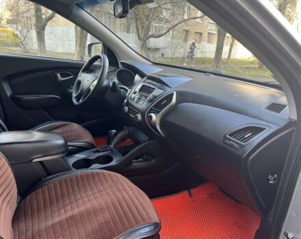 Сірий Хендай іх35, об'ємом двигуна 2 л та пробігом 156 тис. км за 9999 $, фото 14 на Automoto.ua