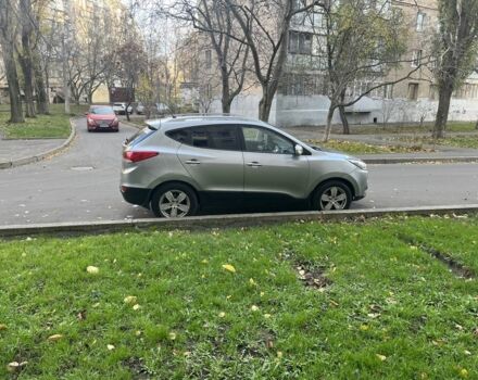 Сірий Хендай іх35, об'ємом двигуна 2 л та пробігом 156 тис. км за 9999 $, фото 9 на Automoto.ua