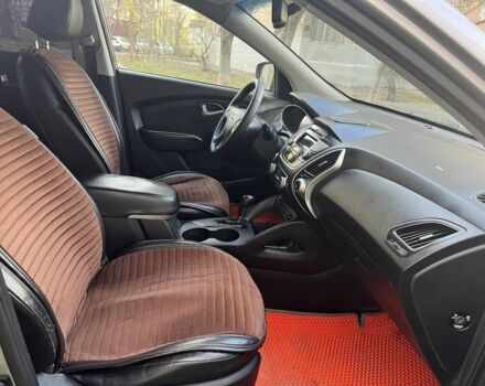 Сірий Хендай іх35, об'ємом двигуна 2 л та пробігом 156 тис. км за 9999 $, фото 15 на Automoto.ua