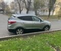 Сірий Хендай іх35, об'ємом двигуна 2 л та пробігом 156 тис. км за 9999 $, фото 3 на Automoto.ua
