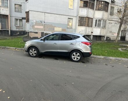 Сірий Хендай іх35, об'ємом двигуна 2 л та пробігом 156 тис. км за 9999 $, фото 10 на Automoto.ua